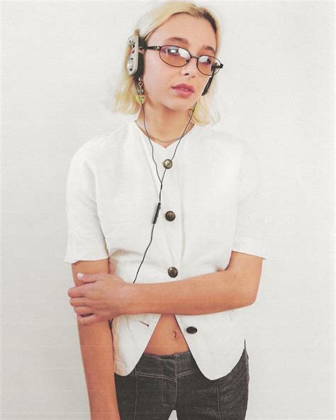 audifonos emma chamberlain